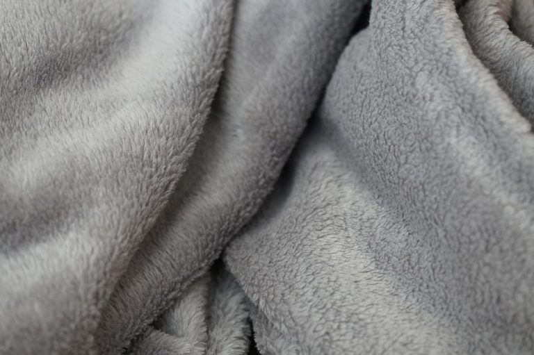 Benefits of sleeping with a weighted blanket for anxiety