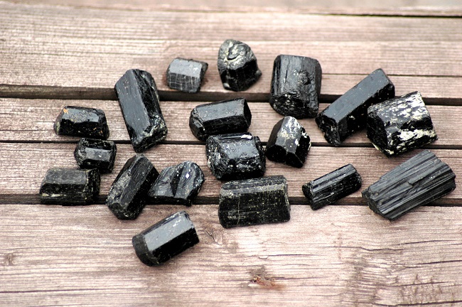 Black tourmaline meaning and healing properties