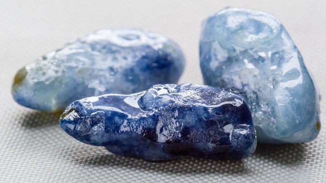 Blue aventurine meaning and healing properties